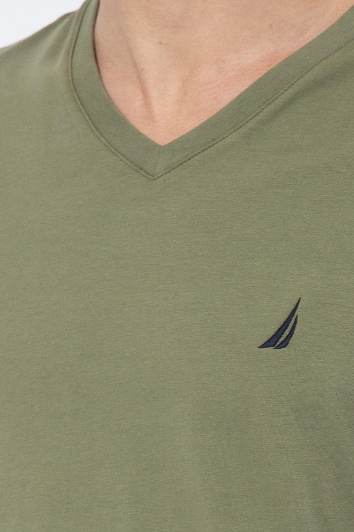 NAUTICA - טישירט צווארון V ירוק זית - MASHBIR//365