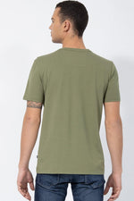 NAUTICA - טישירט צווארון V ירוק זית - MASHBIR//365