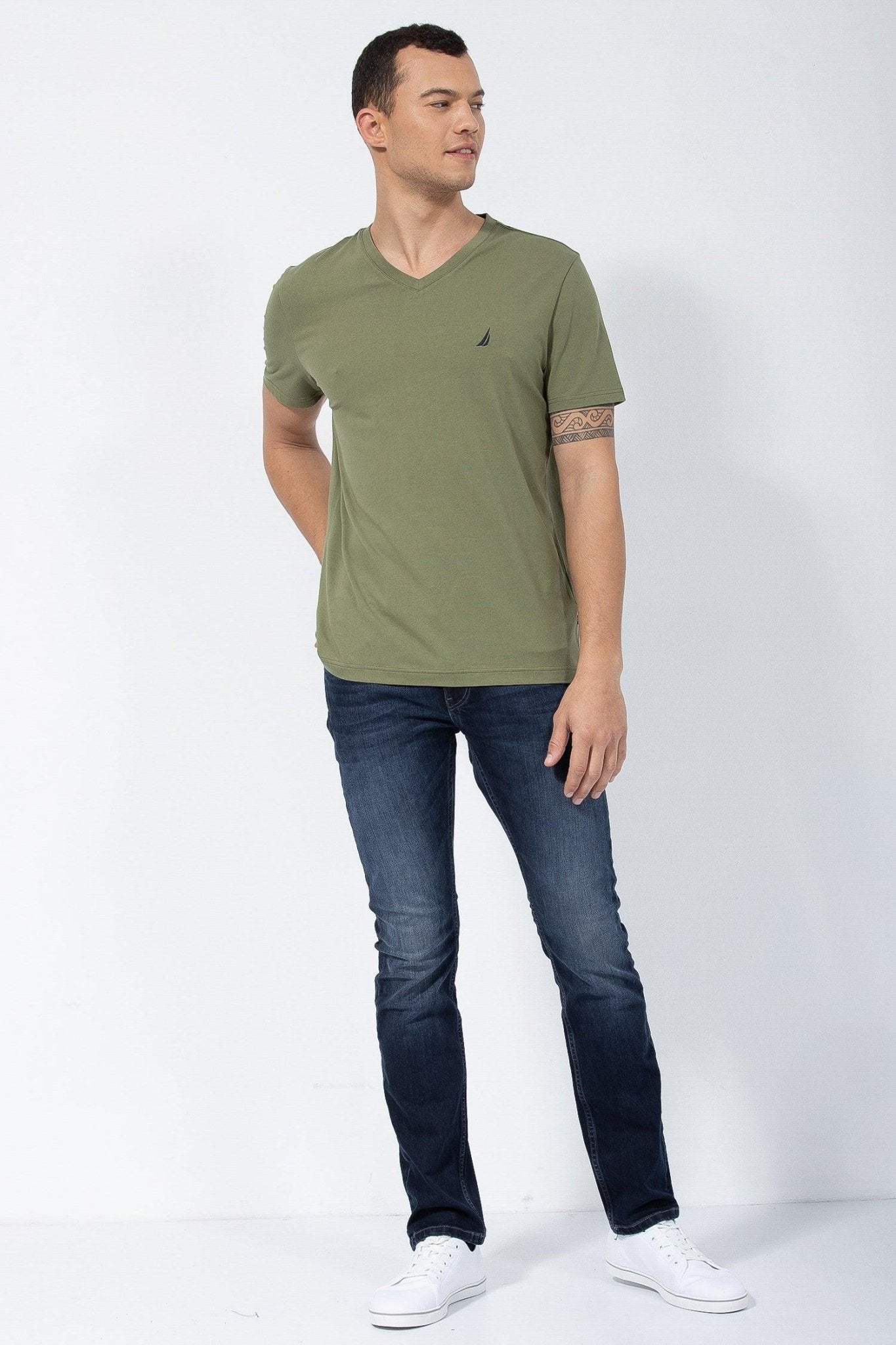 NAUTICA - טישירט צווארון V ירוק זית - MASHBIR//365