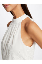 MORGAN - קרופ טופ רקמה בצבע לבן - MASHBIR//365