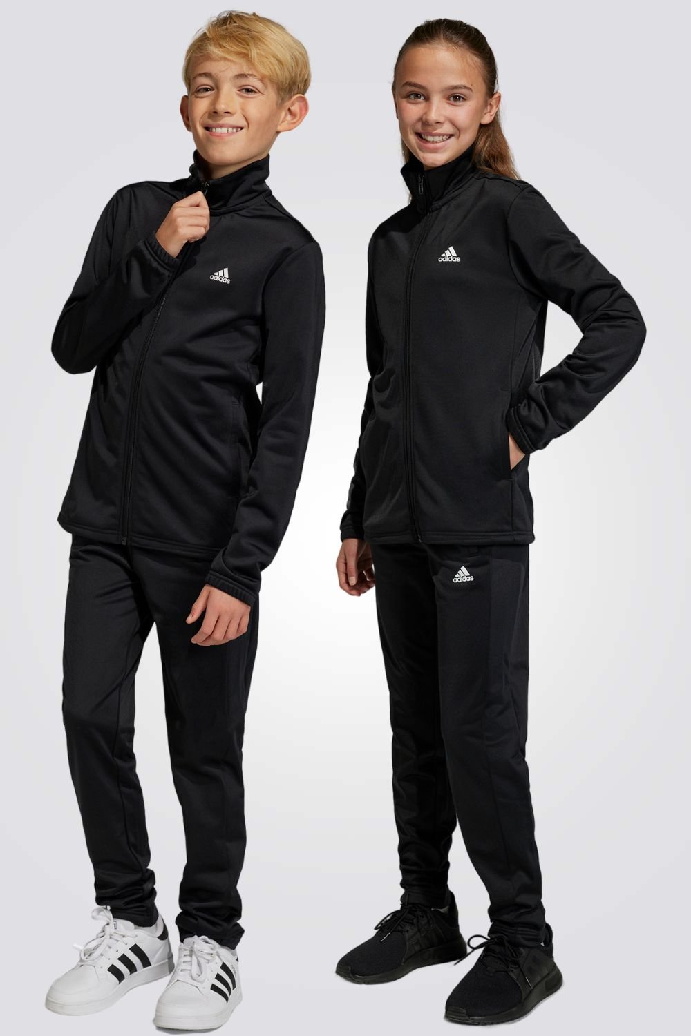 ADIDAS - חליפת אימון לילדים ESSENTIALS בצבע שחור - MASHBIR//365