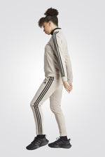 ADIDAS - חליפת אימון לנשים בצבע בז' - MASHBIR//365