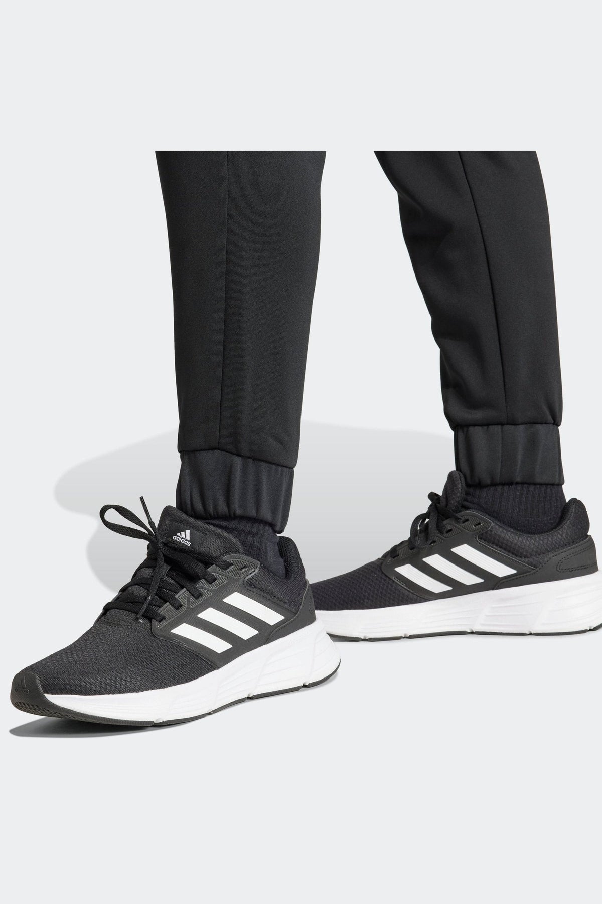 ADIDAS - חליפת אימון לנשים W LINEAR בצבע שחור - MASHBIR//365