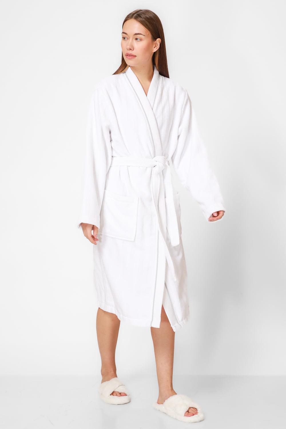 KENNETH COLE - חלוק מגבת אריגת פסים בצבע לבן - MASHBIR//365