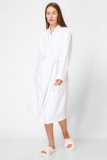 KENNETH COLE - חלוק מגבת אריגת פסים בצבע לבן - MASHBIR//365