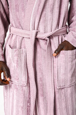 KENNETH COLE - חלוק מגבת אריגת פסים בצבע ורוד - MASHBIR//365