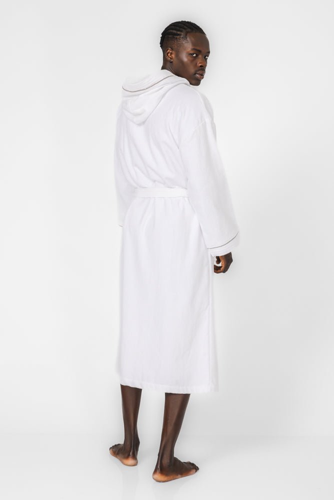 KENNETH COLE - חלוק מגבת עם כובע בצבע לבן - MASHBIR//365
