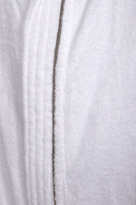 KENNETH COLE - חלוק מגבת עם כובע בצבע לבן - MASHBIR//365