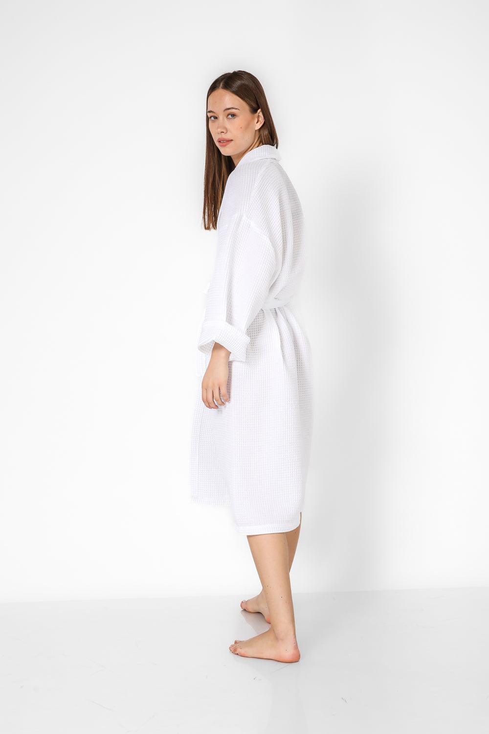 KENNETH COLE - חלוק רחצה יוניסקס בצבע לבן - MASHBIR//365