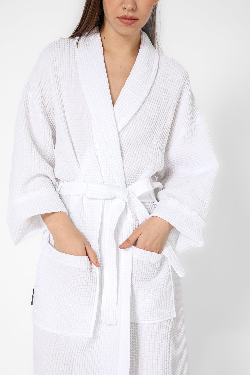 KENNETH COLE - חלוק רחצה יוניסקס בצבע לבן - MASHBIR//365