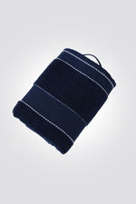 KENNETH COLE - מגבת גוף פרימיום ענקית בצבע כחול כהה - MASHBIR//365