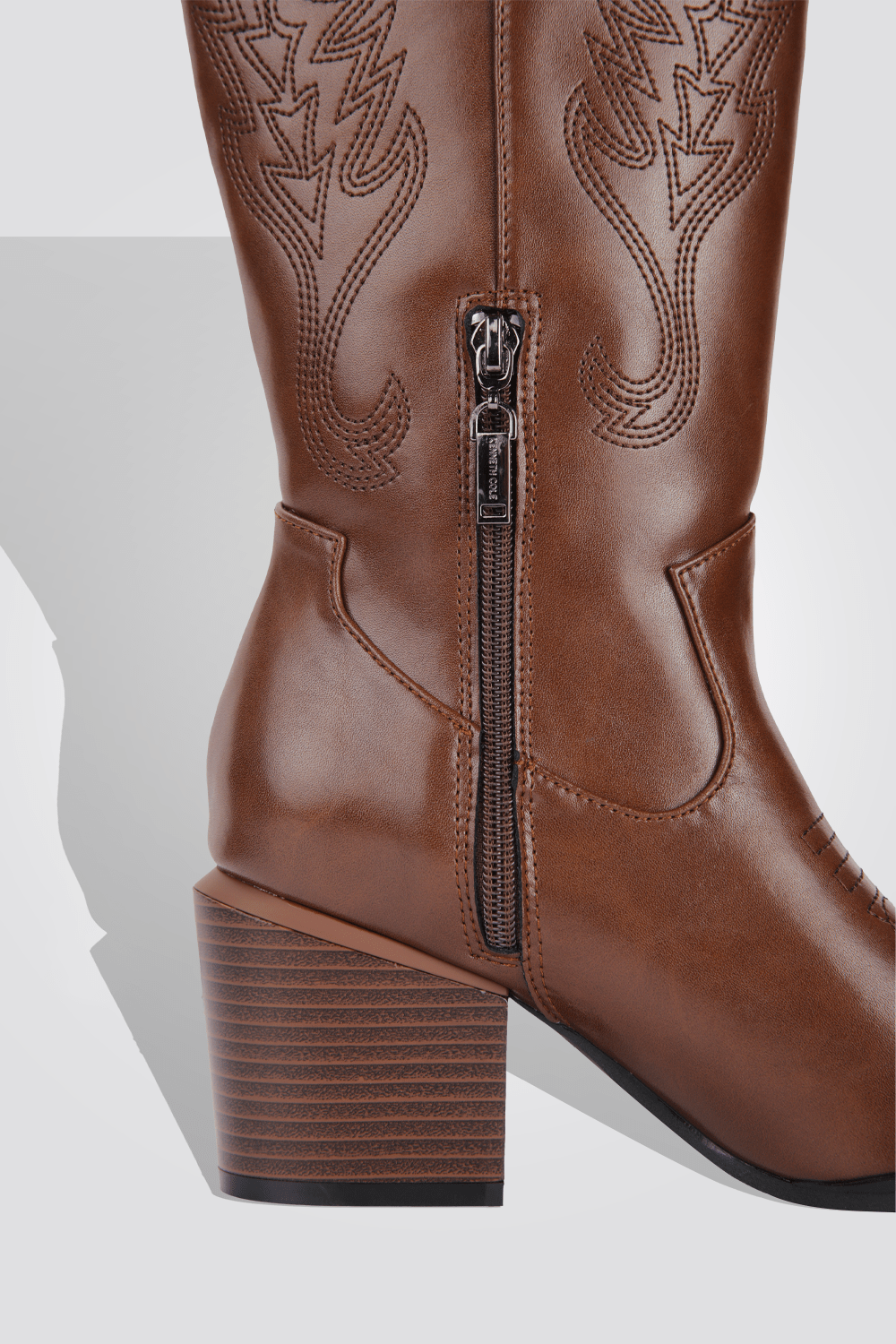 KENNETH COLE - מגף בוקרים בצבע חום - MASHBIR//365