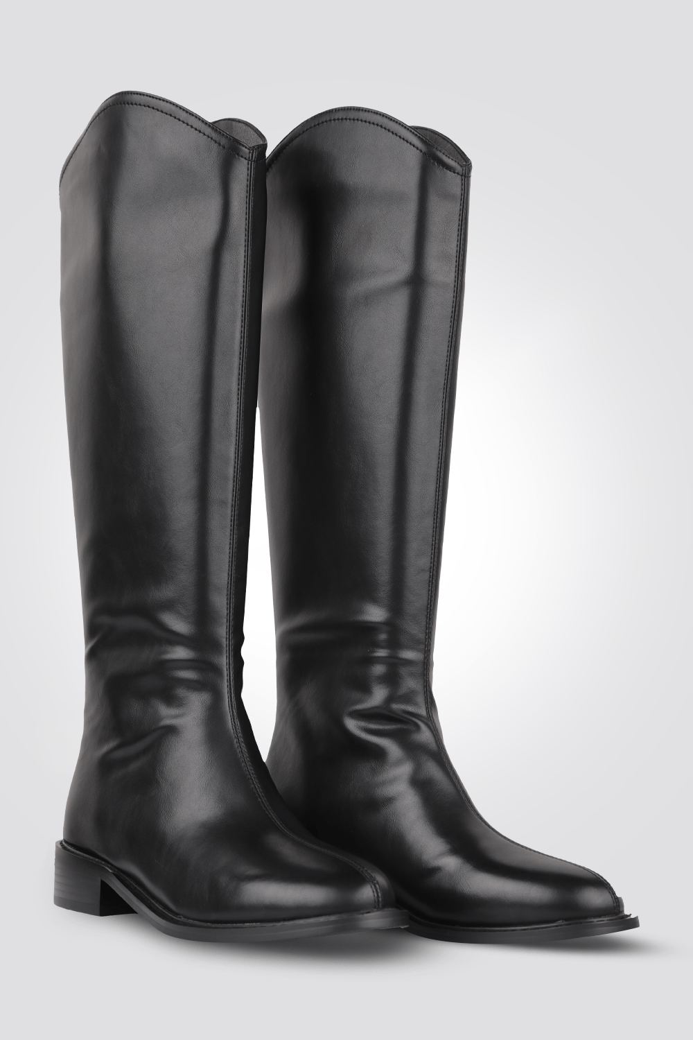 KENNETH COLE - מגפיים גבוהים בצבע שחור - MASHBIR//365