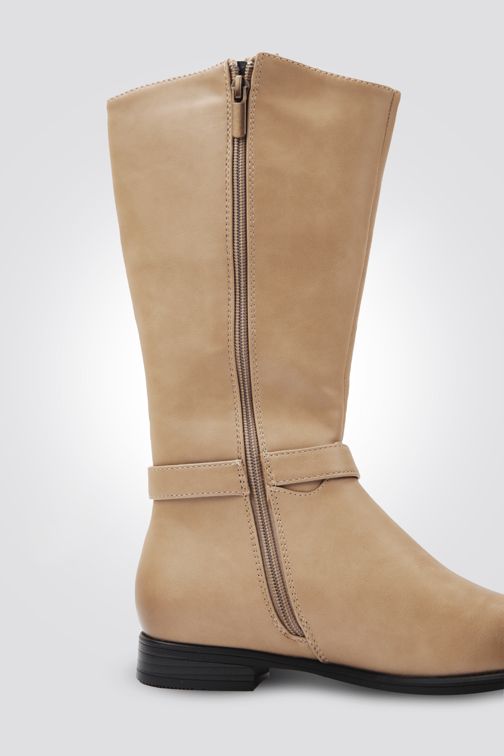 LADY COMFORT - מגפיים לנשים עם רצועה עליונה בצבע בז' - MASHBIR//365