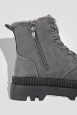 LADY COMFORT - מגפון פרווה בצבע אפור - MASHBIR//365