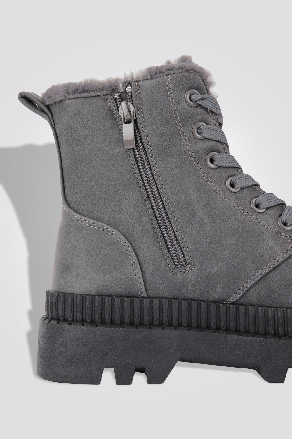 LADY COMFORT - מגפון פרווה בצבע אפור - MASHBIR//365