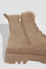 LADY COMFORT - מגפון פרווה בצבע בז' - MASHBIR//365