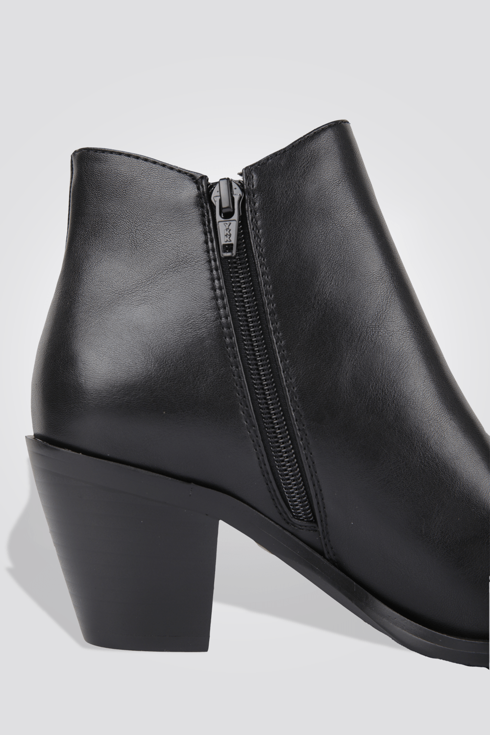 LADY COMFORT - מגפון עקב בצבע שחור - MASHBIR//365