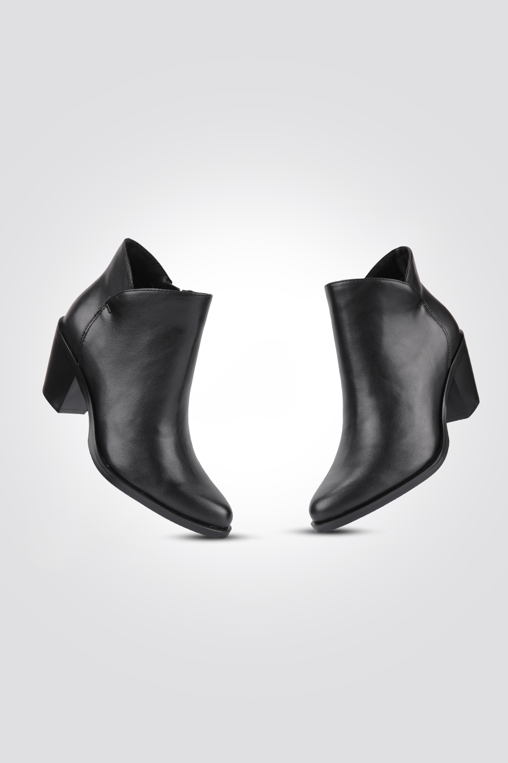 LADY COMFORT - מגפון עקב בצבע שחור - MASHBIR//365