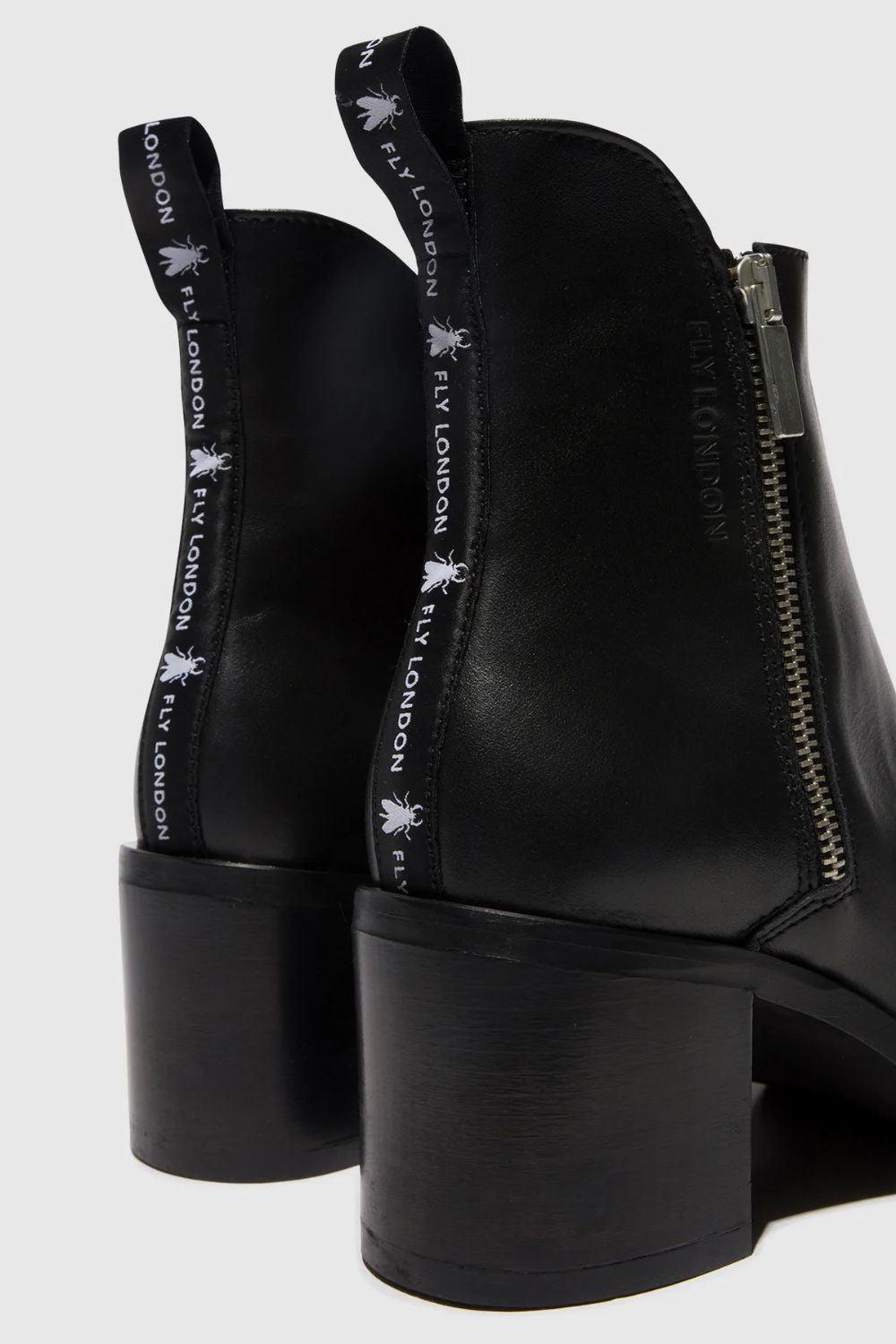 FLY LONDON - מגפון עקב בצבע שחור - MASHBIR//365