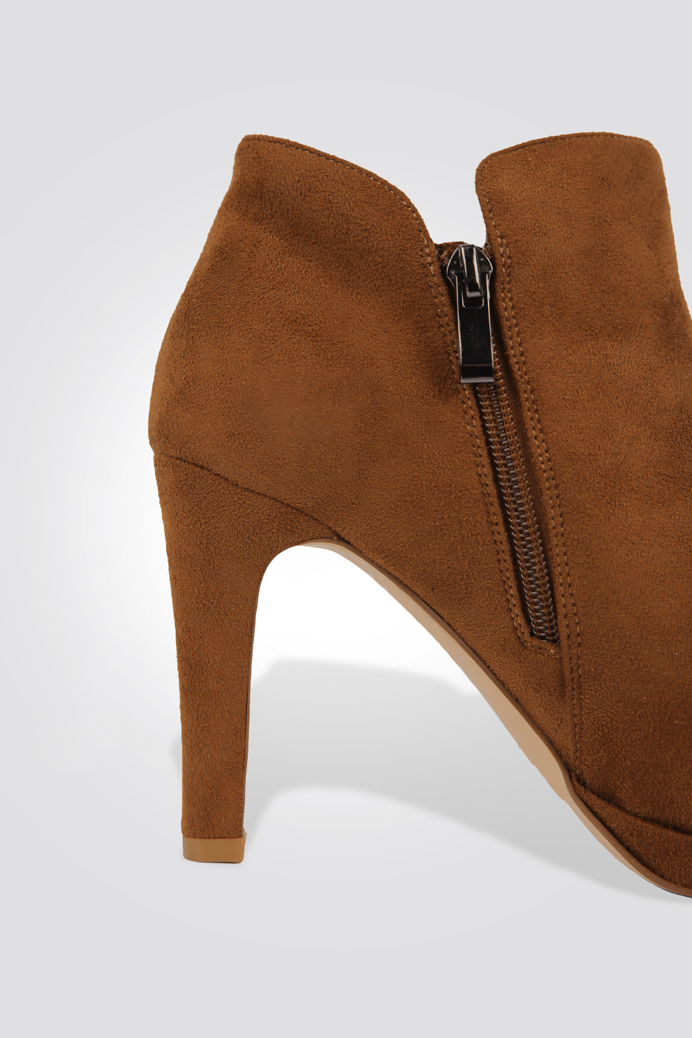 LADY COMFORT - מגפון עקב גבוה בצבע כאמל - MASHBIR//365