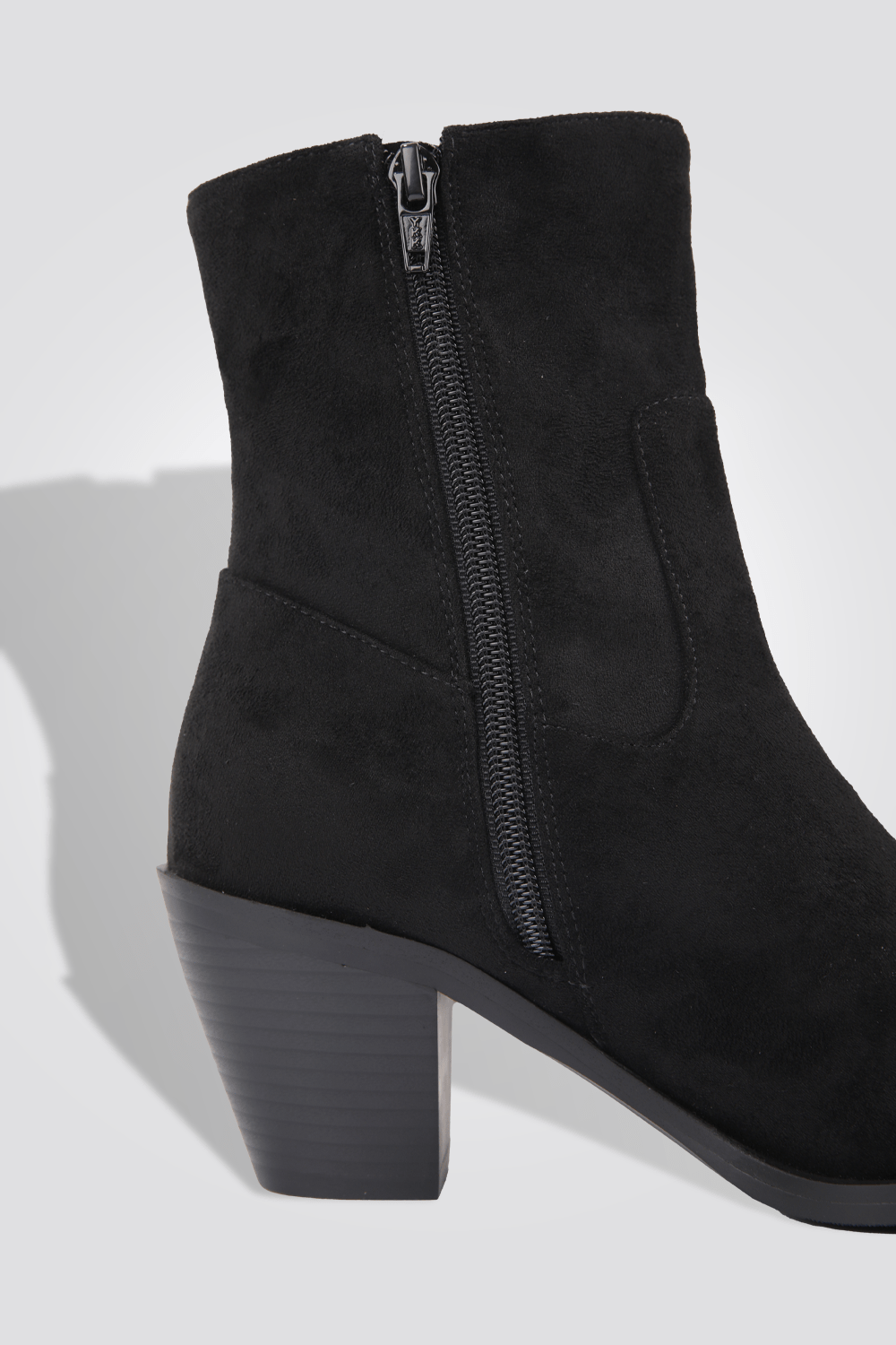 LADY COMFORT - מגפון לנשים בצבע שחור - MASHBIR//365