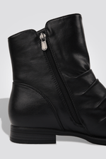 LADY COMFORT - מגפון לנשים עם כיוץ בצבע שחור - MASHBIR//365