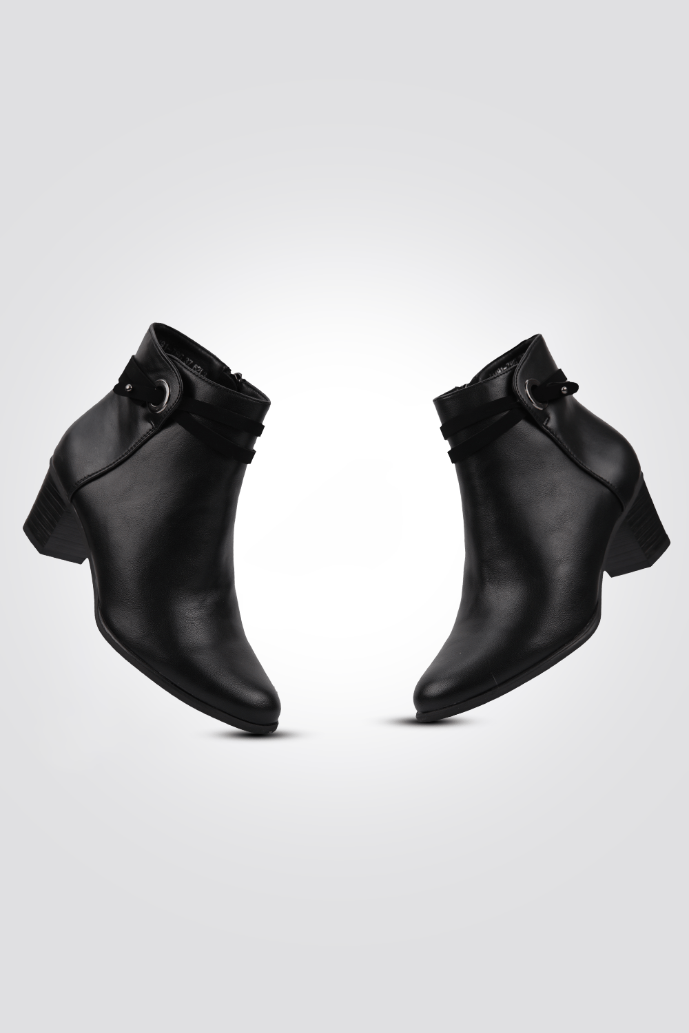LADY COMFORT - מגפון לנשים עם רצועה כפולה בצבע שחור - MASHBIR//365