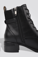 LADY COMFORT - מגפון לנשים עם שרוכים בצבע שחור - MASHBIR//365