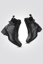 LADY COMFORT - מגפון לנשים עם שרוכים בצבע שחור - MASHBIR//365