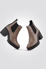 FLY LONDON - מגפון צ'לסי עקב בצבע בז' - MASHBIR//365