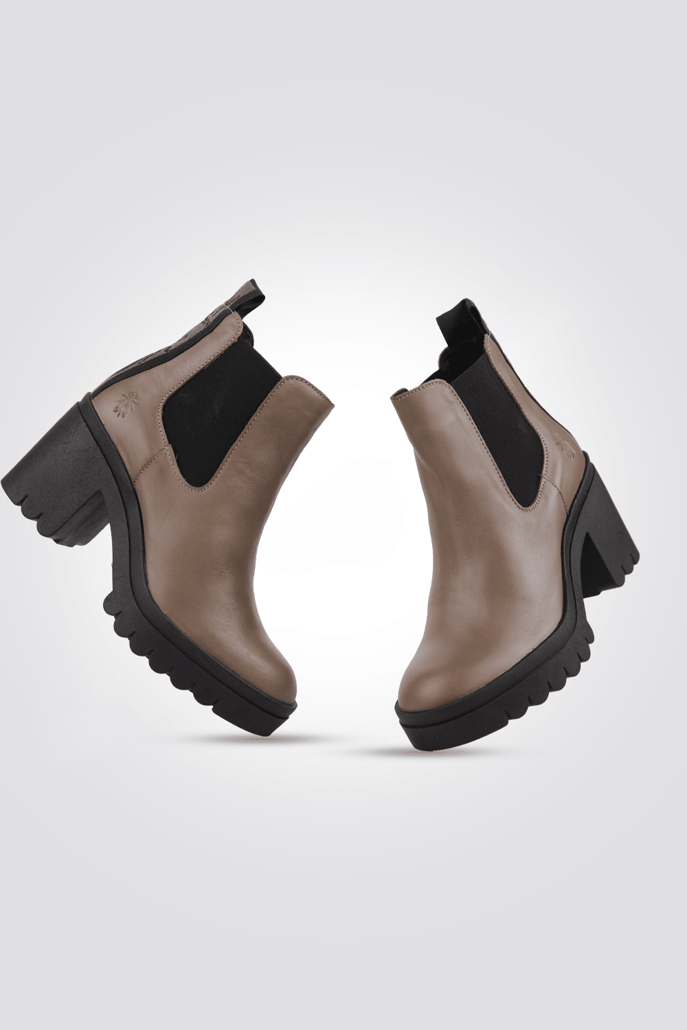 FLY LONDON - מגפון צ'לסי עקב בצבע בז' - MASHBIR//365