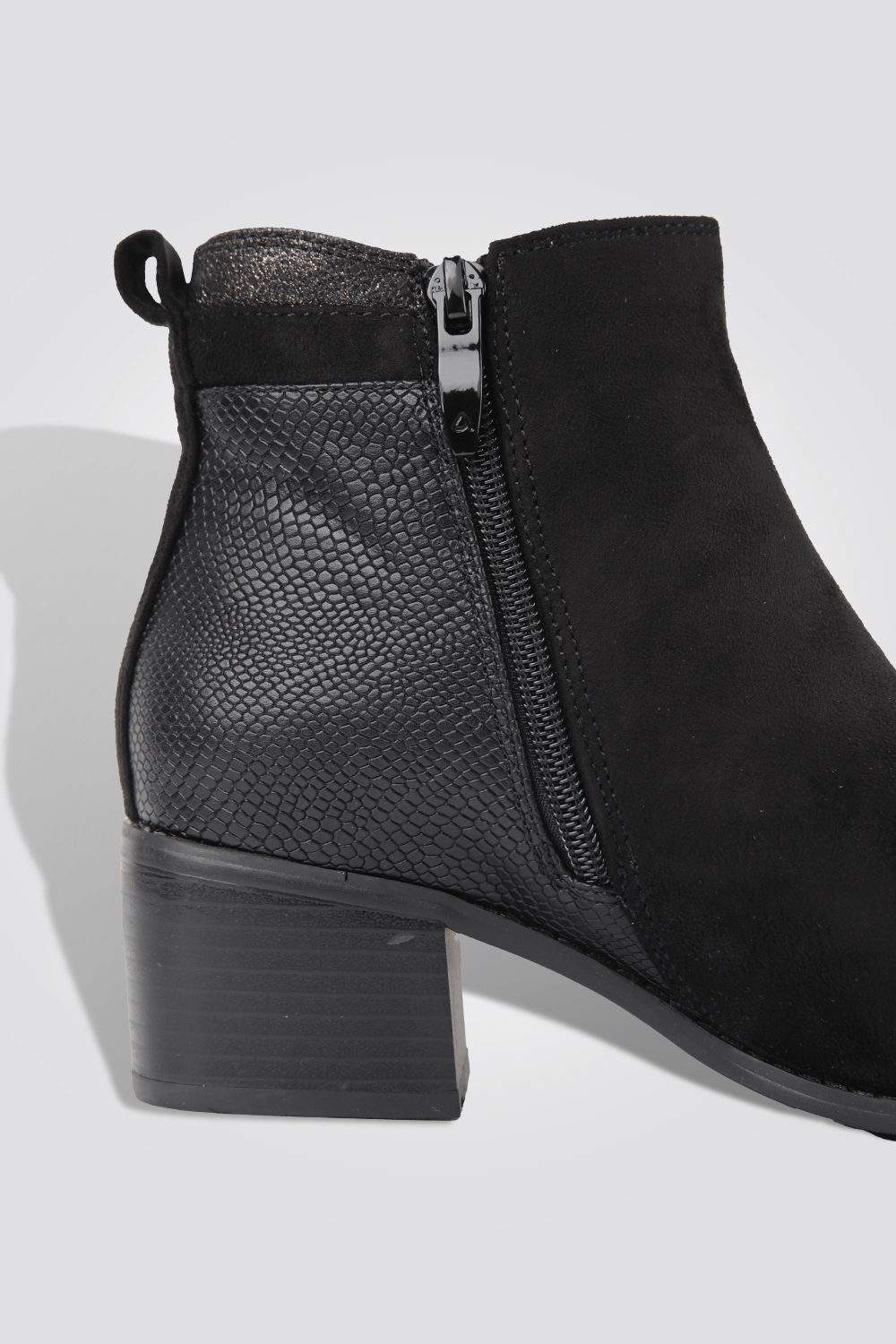 LADY COMFORT - מגפון משולב בצבע שחור - MASHBIR//365