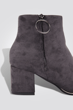 LADY COMFORT - מגפון נוחות עם רוכסן בצבע אפור - MASHBIR//365