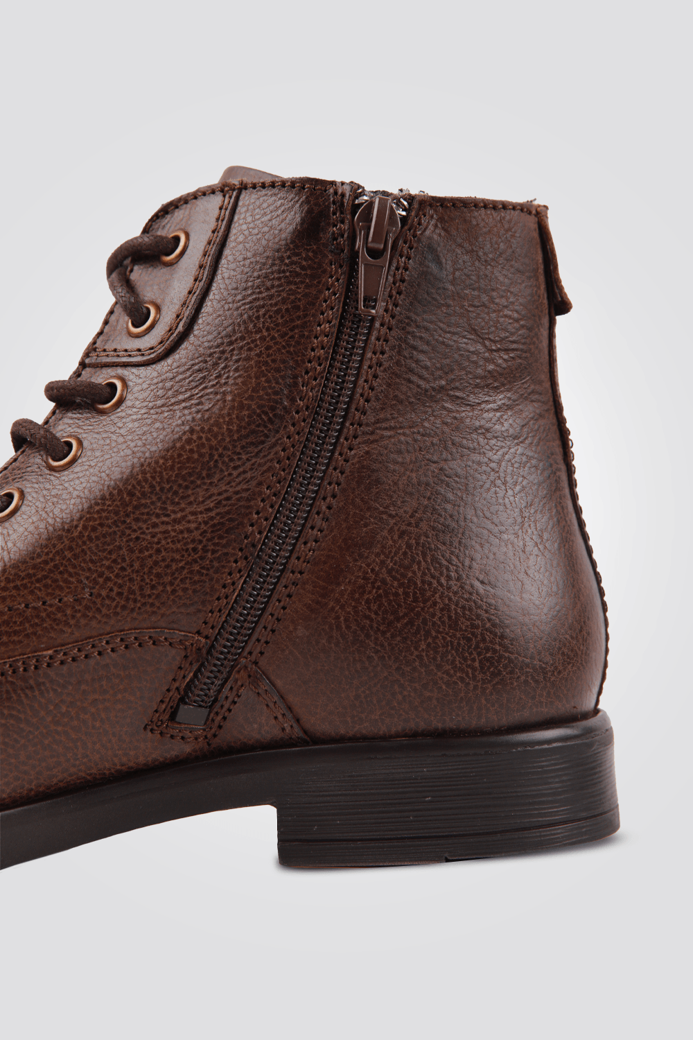 KENNETH COLE - מגפון עור לגבר בצבע חום - MASHBIR//365