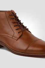 KENNETH COLE - מגפון עור לגבר בצבע חום - MASHBIR//365