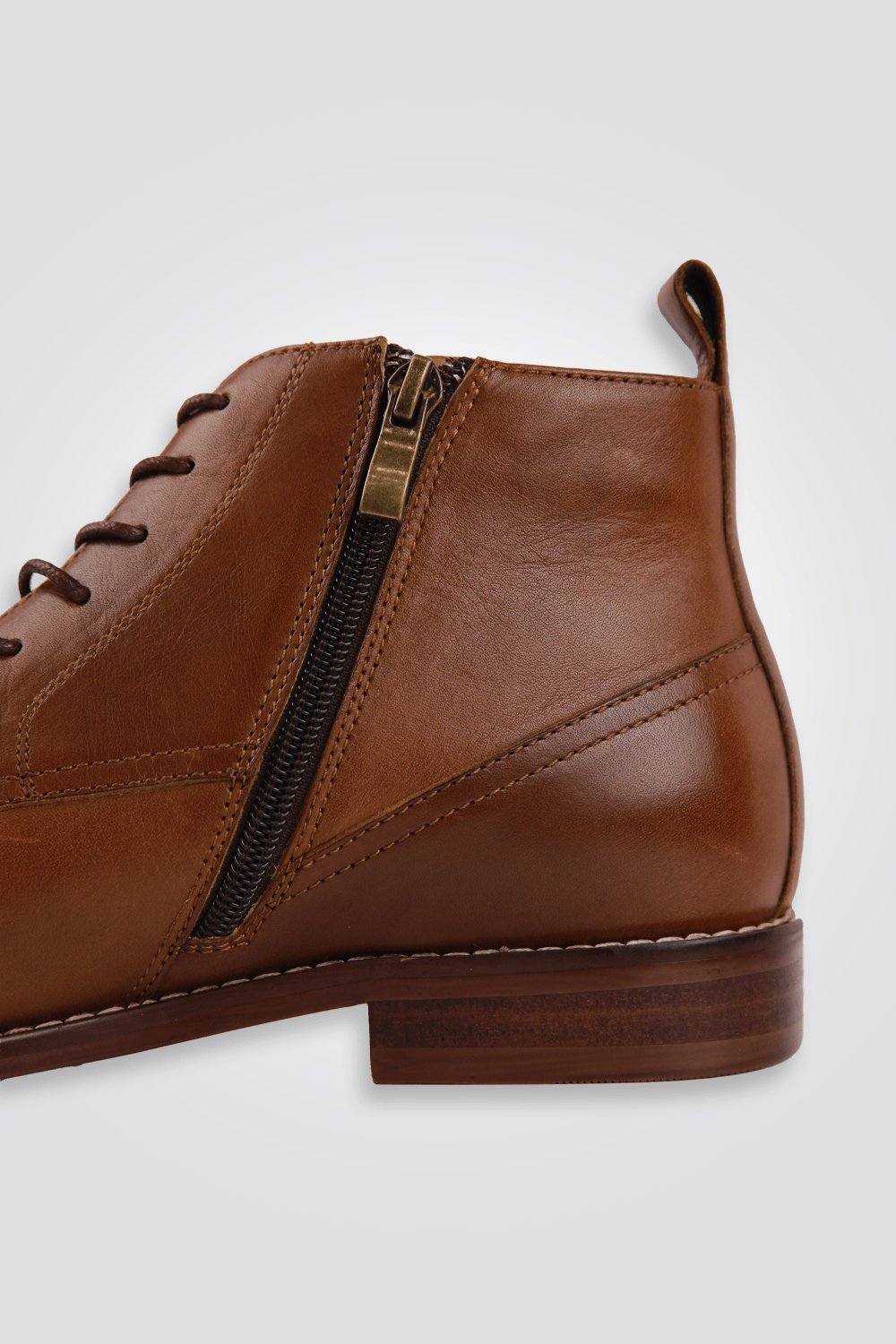 KENNETH COLE - מגפון עור לגבר בצבע חום - MASHBIR//365