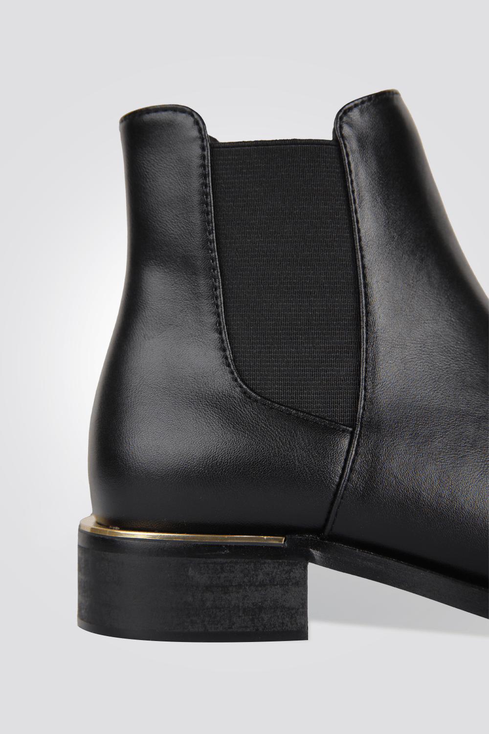 KENNETH COLE - מגפון עור לנשים בצבע שחור - MASHBIR//365