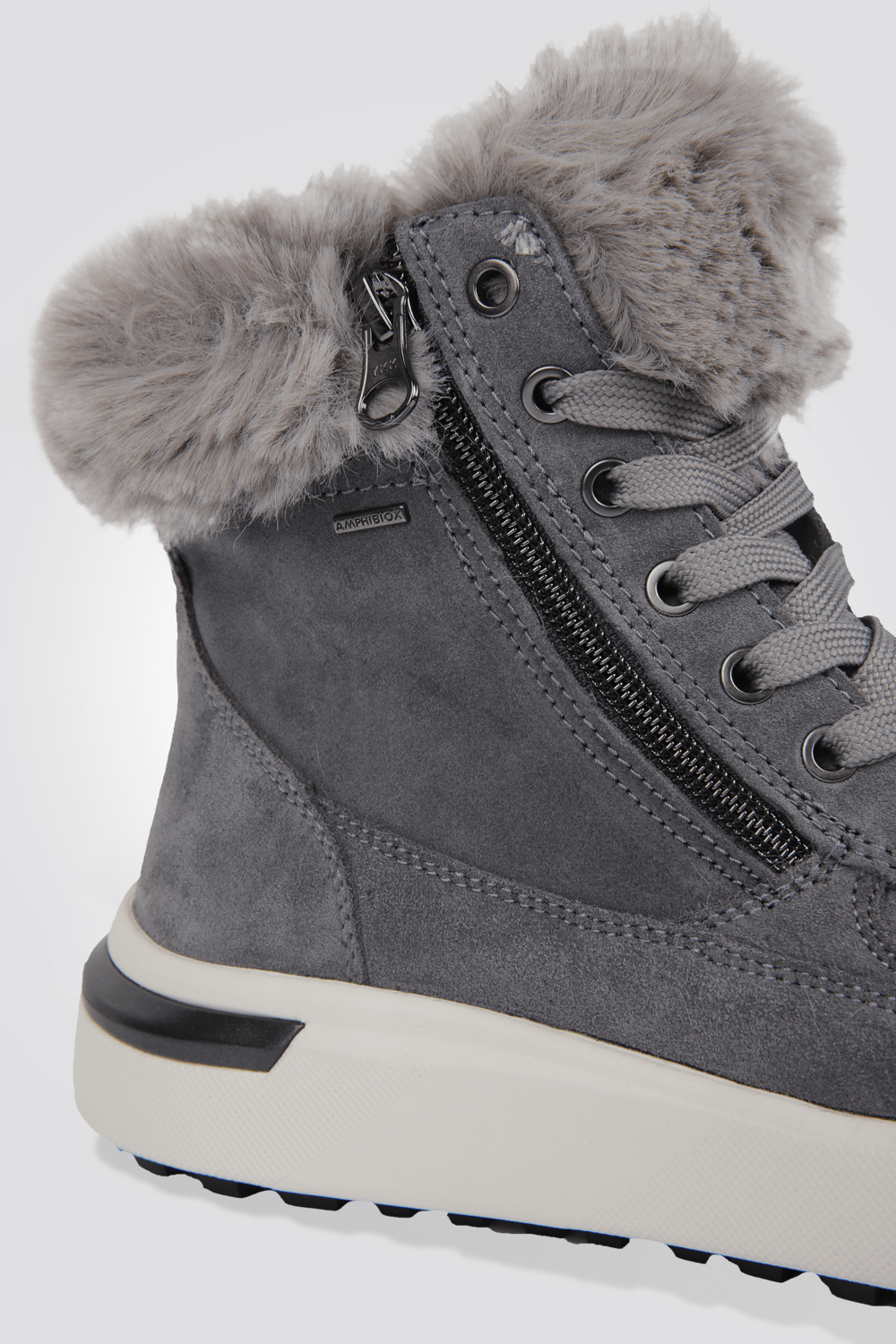 GEOX - מגפון זמש לנשים בצבע אפור - MASHBIR//365