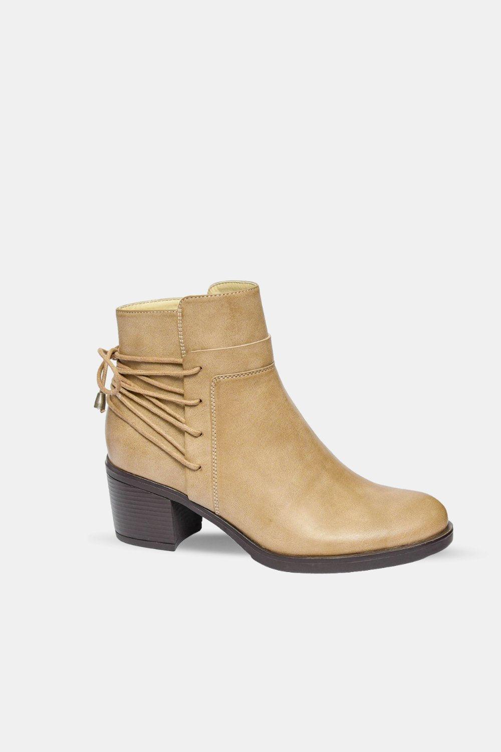 LADY COMFORT - מגפוני עקב קשירה אחורית Beige - MASHBIR//365