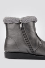 LADY COMFORT - מגפונים לנשים דמוי פרווה בצבע אפור - MASHBIR//365