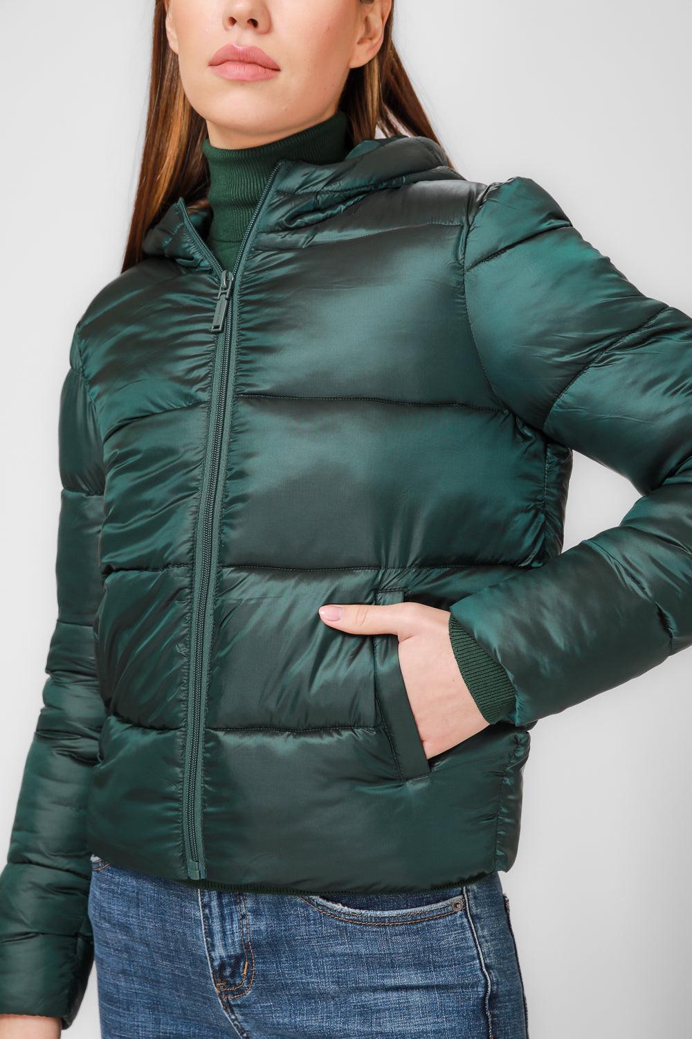 KENNETH COLE - מעיל פאפר עם כובע בצבע ירוק - MASHBIR//365