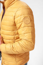 KENNETH COLE - מעיל פוף בצבע חרדל - MASHBIR//365