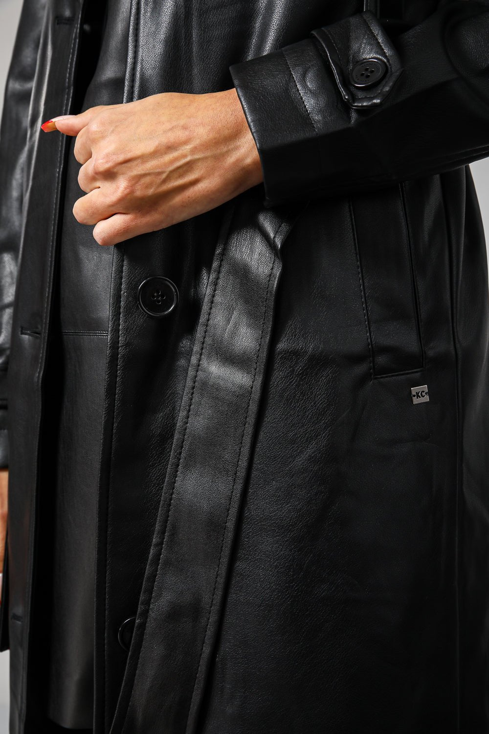 מעיל טרנץ דמוי עור שחור | קנת קול 