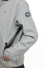 Tommy Hilfiger - מעיל סופטשל בצבע אפור - MASHBIR//365