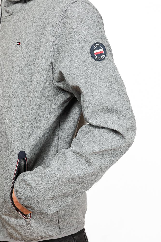 Tommy Hilfiger - מעיל סופטשל בצבע אפור - MASHBIR//365