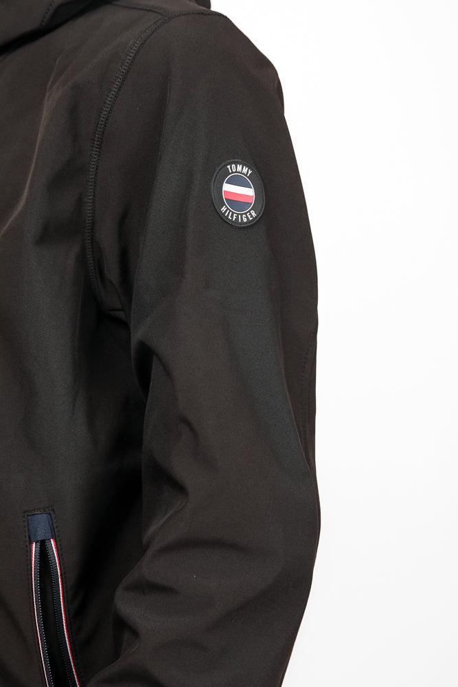 Tommy Hilfiger - מעיל סופטשל בצבע שחור - MASHBIR//365
