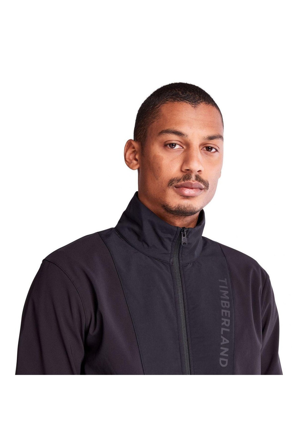 TIMBERLAND - מעיל סופטשל היברידי שחור עם לוגו בחזית - MASHBIR//365