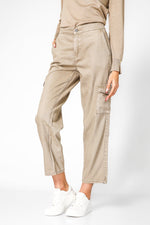 KENNETH COLE - מכנס דגמ"ח צבע בז' - MASHBIR//365