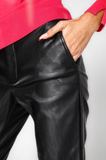 מכנסיים דמויי עור שחור לנשים | קנת קול